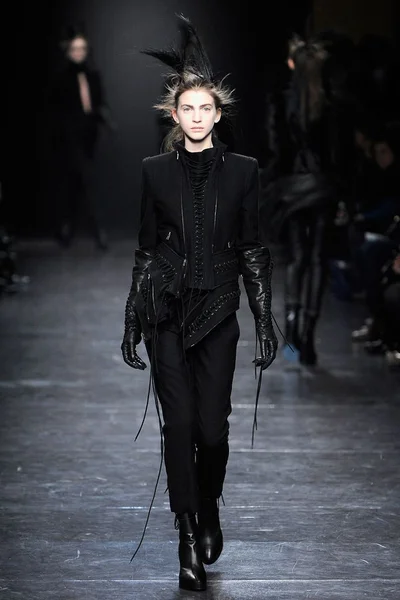 Look 2